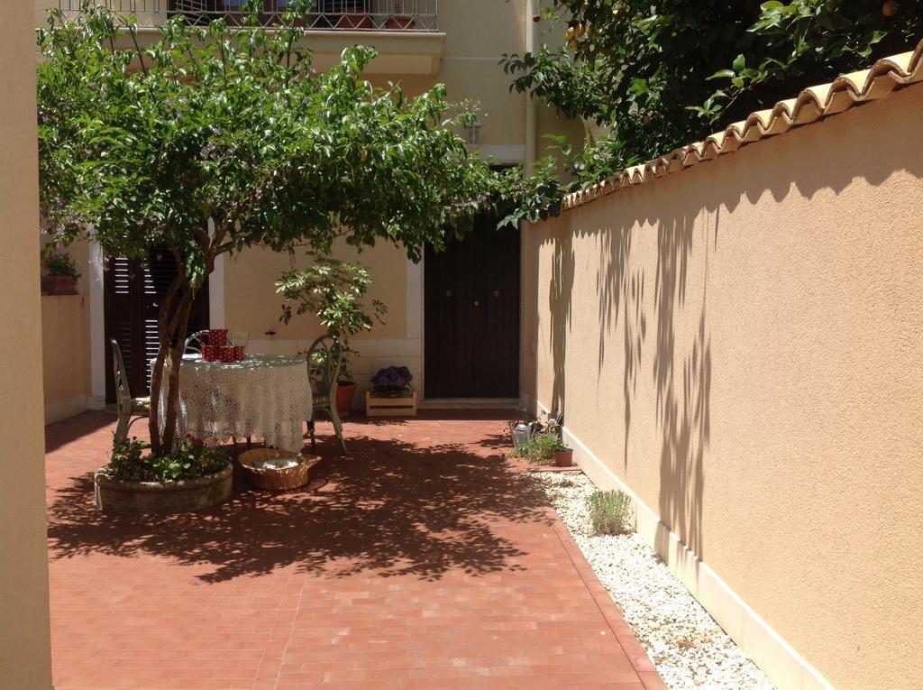 Casa Pinu Appartement San Michele di Ganzaria Buitenkant foto